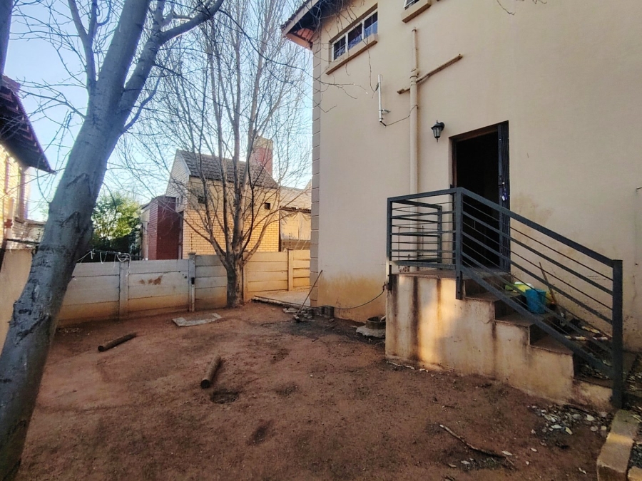 3 Bedroom Property for Sale in Langenhovenpark Free State